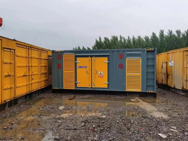 六盘水柴油发电机如何判断干式空气滤清器是否需要更换？