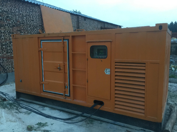 六盘水发电机组长期使用中，电缆线的敷设路径有哪些要求？